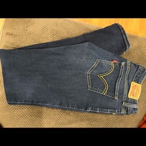 Levi’s 535 Super Skinny Jeans
